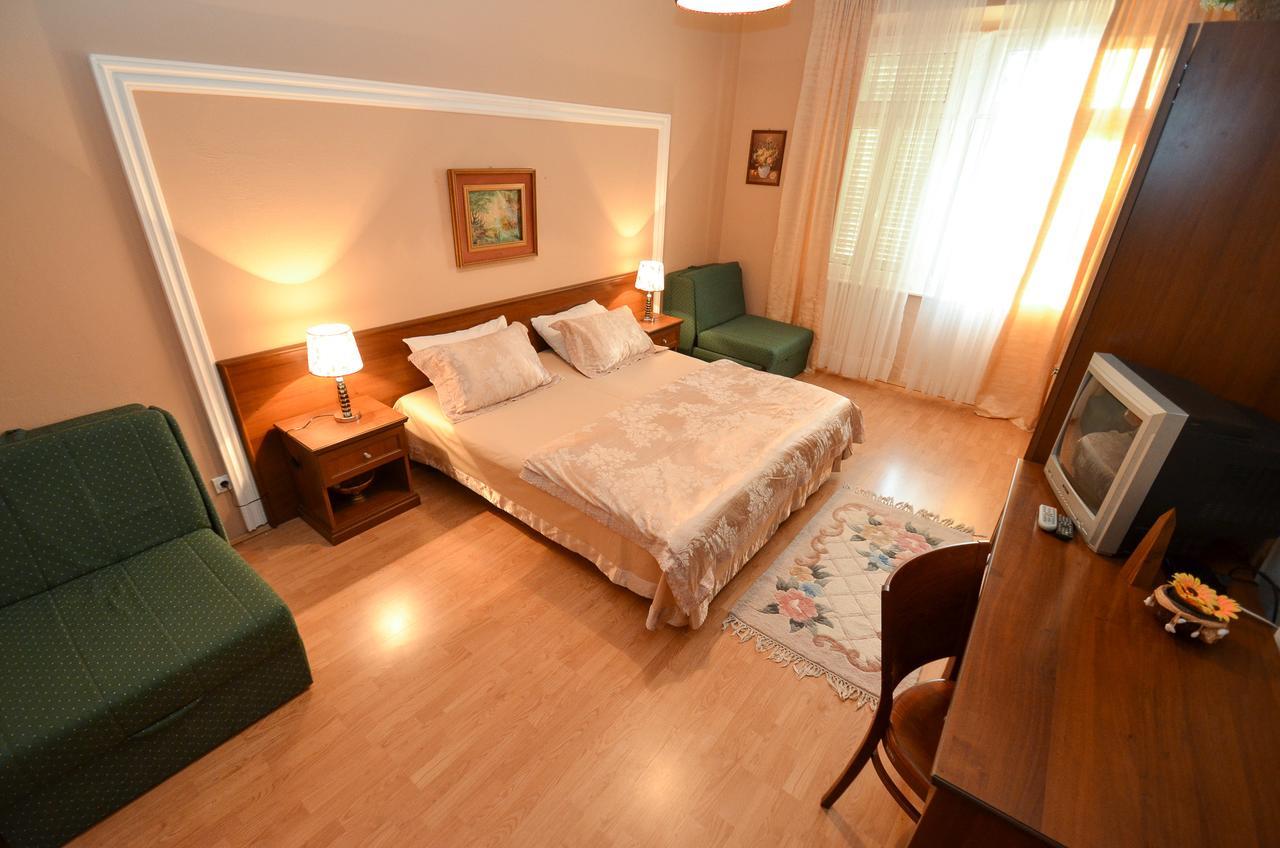 Apartments Vojin Risan Extérieur photo